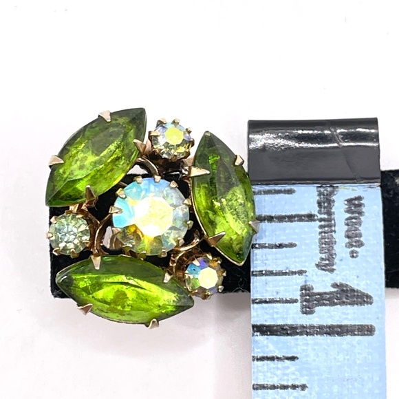 Vintage Unsigned Green AB Rhinestone Screw On Earrings - Picture 6 of 7